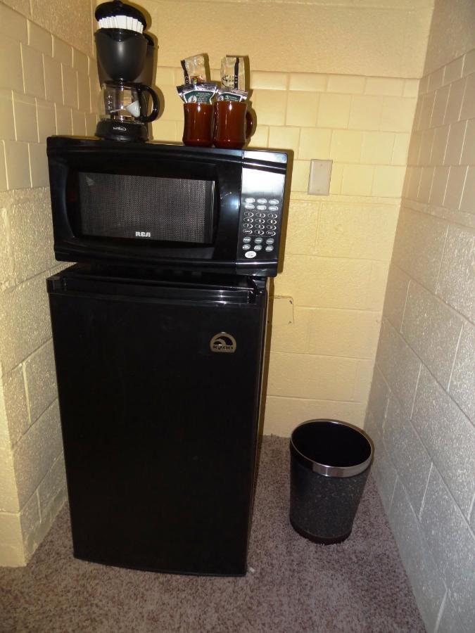 Ji11, Queen Guest Room At The Joplin Inn At The Entrance To Mountain Harbor Resort Hotel Room Mount Ida Buitenkant foto